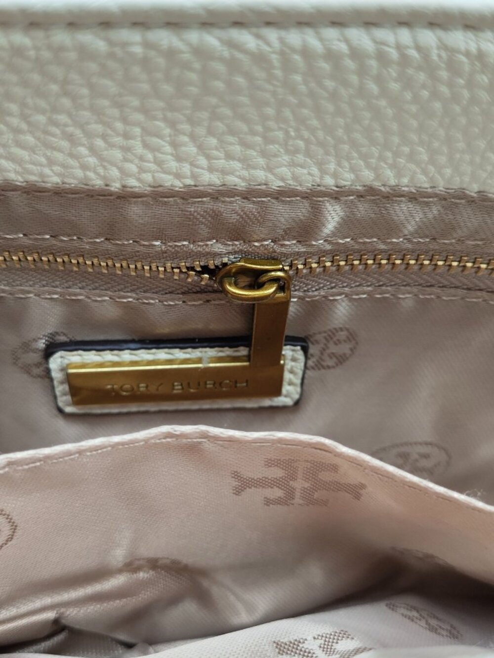 Tory Burch Kira Series White Flap Chain Bag - Picture 6 of 7